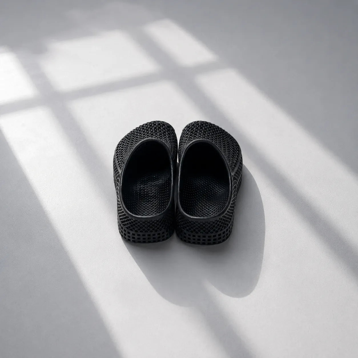 TRANSIT 01 3D printed mule — open lattice upper and platform sole